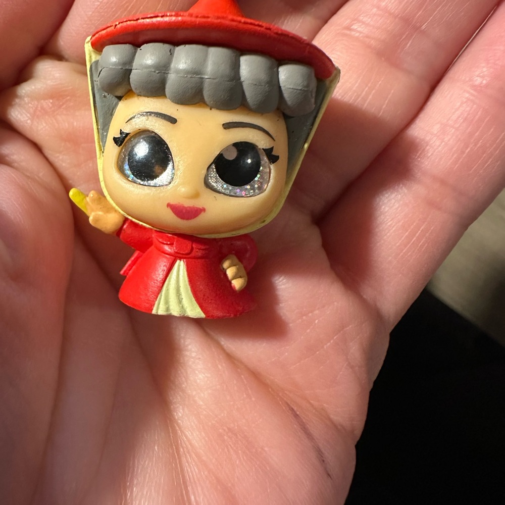Disney Doorables Series 5 Flora from Sleeping Beauty